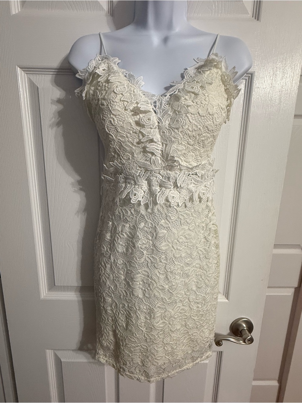Love Tree white Cream Lace Spaghetti Strap Mini Dress